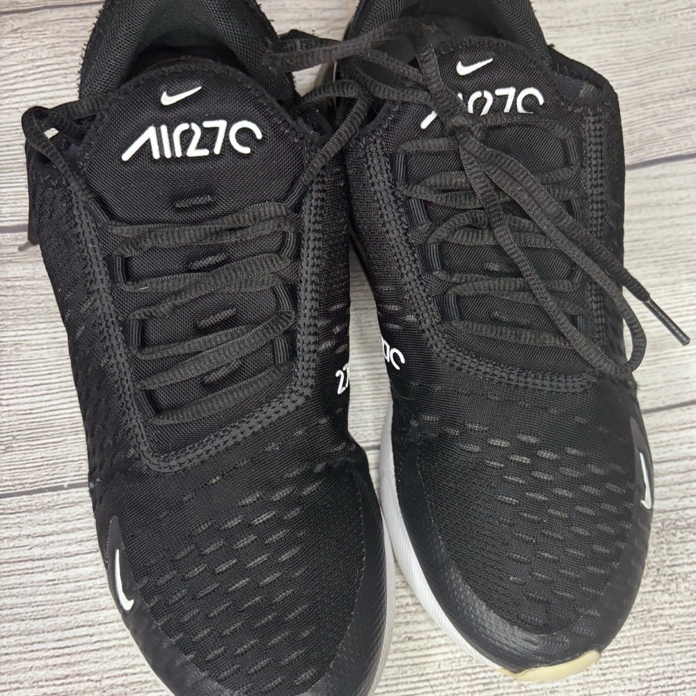 Nike Air Max 270 Black and White Running Sneakers WM 8